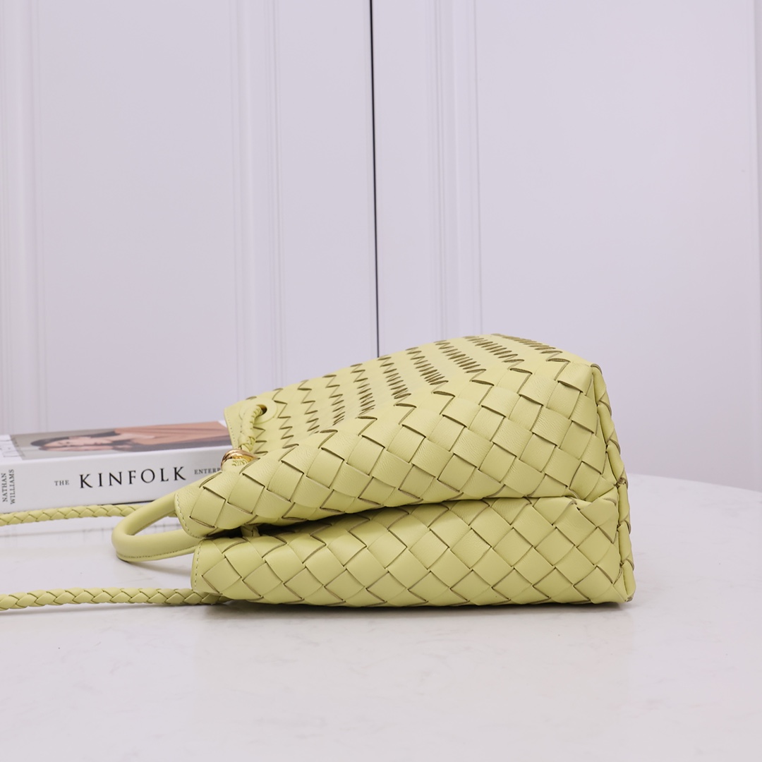 Bottega Veneta Medium Andiamo - DopestKickz