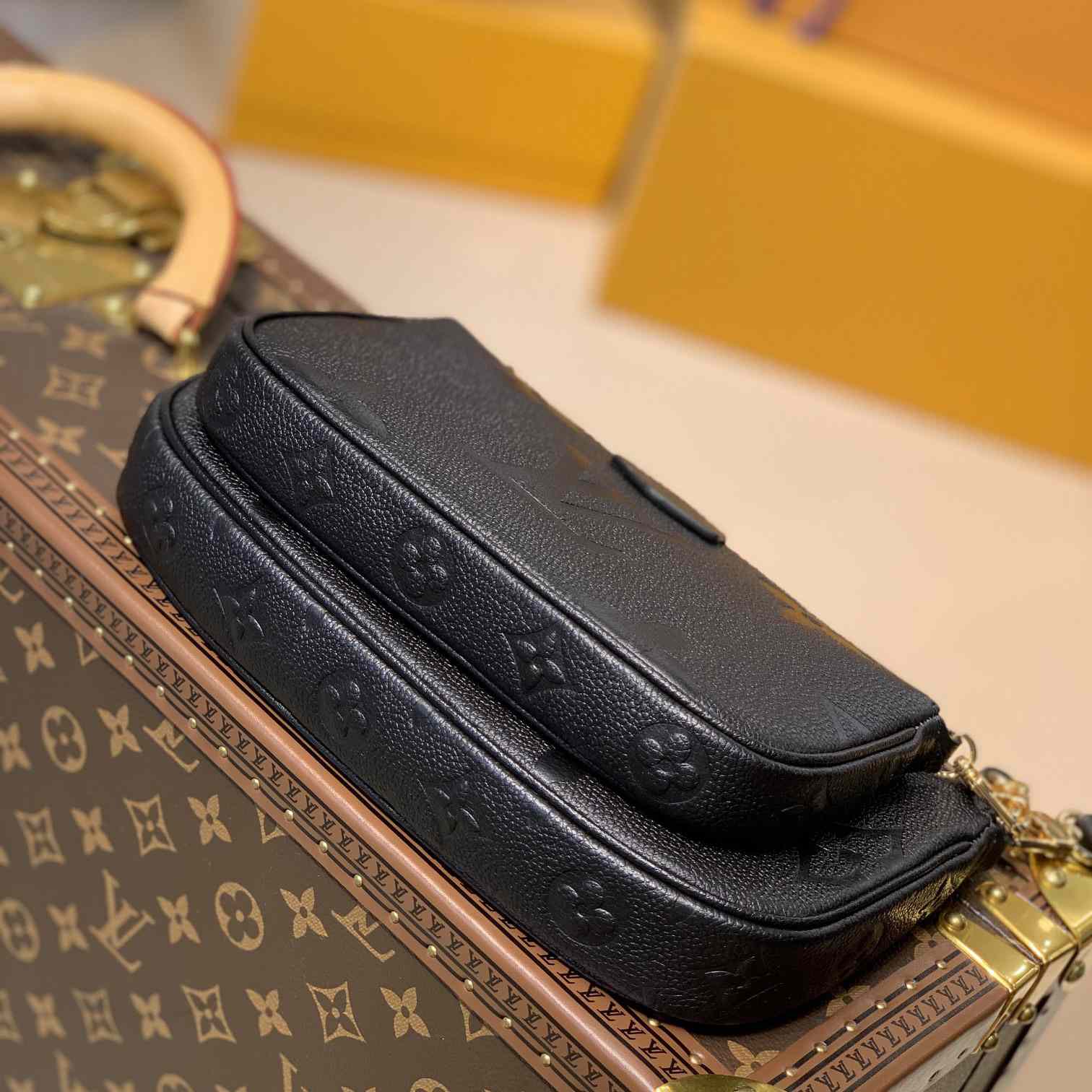 Louis Vuitton Multi Pochette Accessoires   (24 x 13.5 x 4cm) M57631 - DopestKickz
