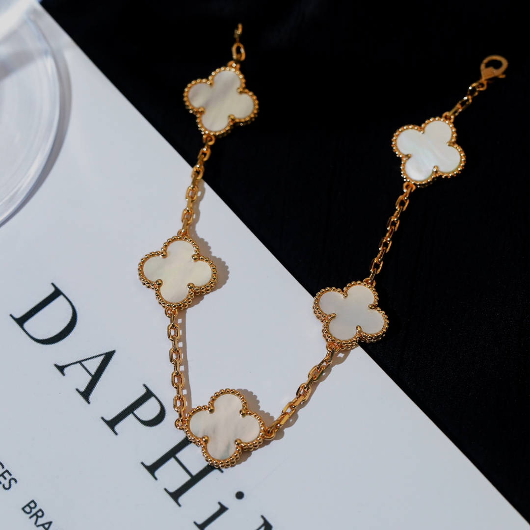 Van Cleef & Arpels Bracelet - DopestKickz
