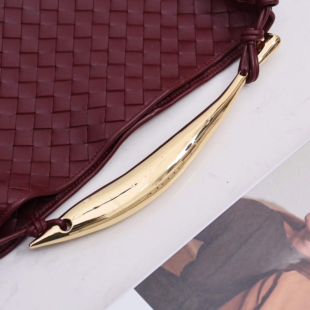 Bottega Veneta Sardine - DopestKickz