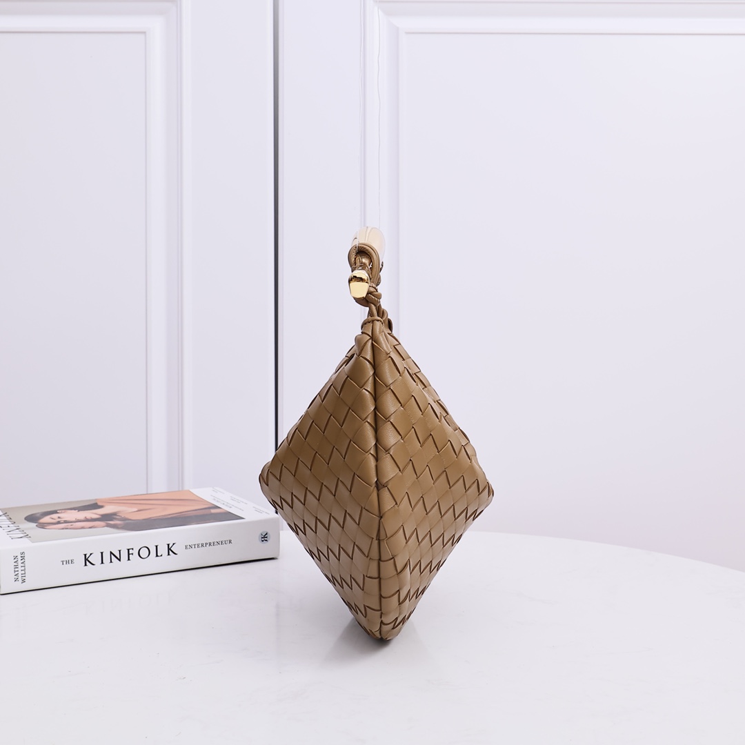 Bottega Veneta Sardine - DopestKickz