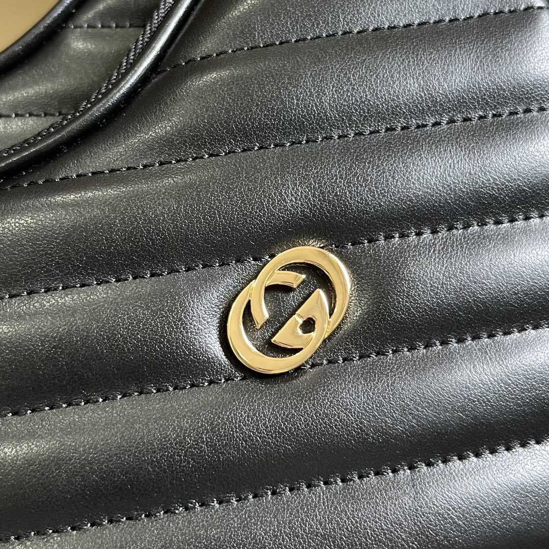 Gucci Interlocking G Mini Heart Shoulder Bag - DopestKickz