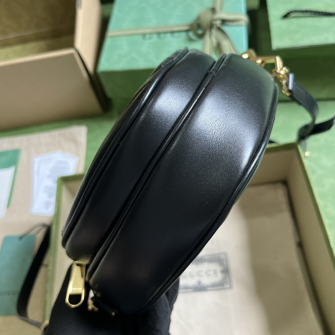 Gucci Interlocking G Mini Heart Shoulder Bag - DopestKickz