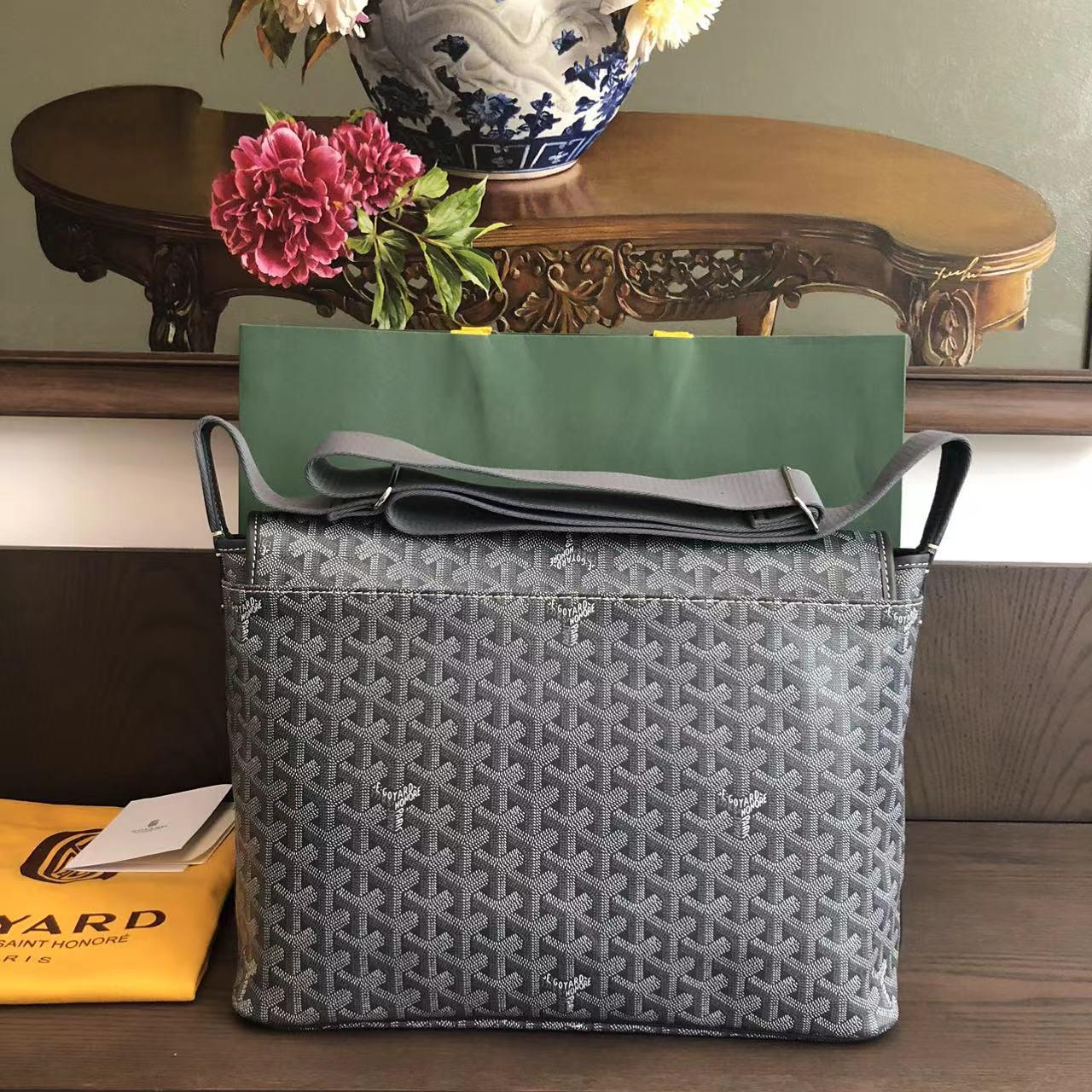 Goyard Capetien Messenger Bag  (35-25-13cm) - DopestKickz