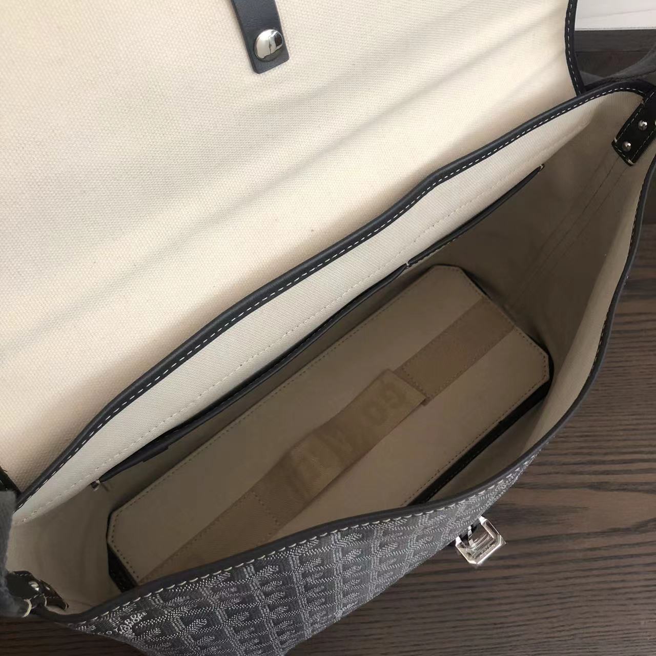 Goyard Capetien Messenger Bag  (35-25-13cm) - DopestKickz