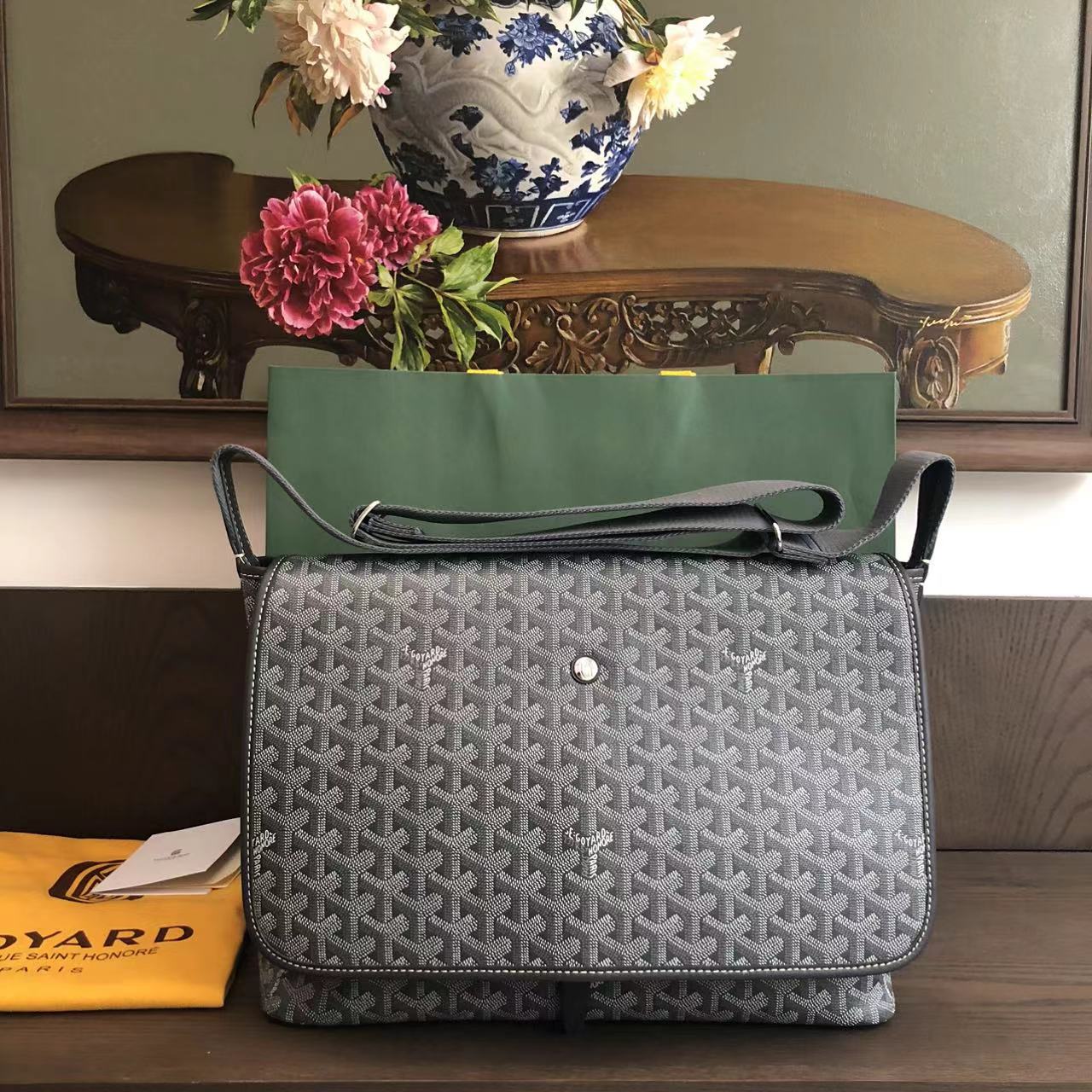 Goyard Capetien Messenger Bag  (35-25-13cm) - DopestKickz