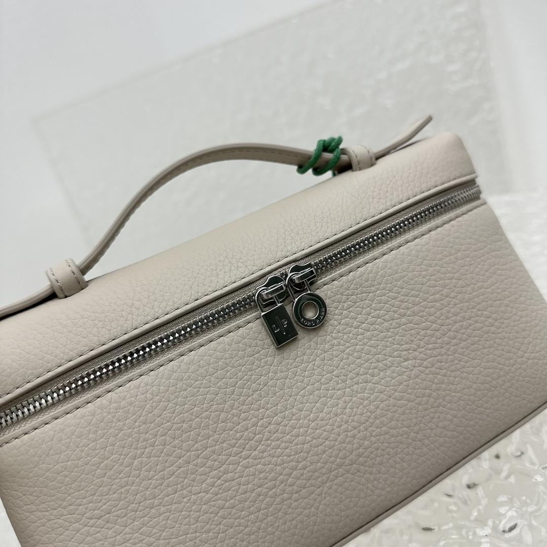 Loro Piana Extra Pocket Pouch L19  (19-7-12cm) - DopestKickz