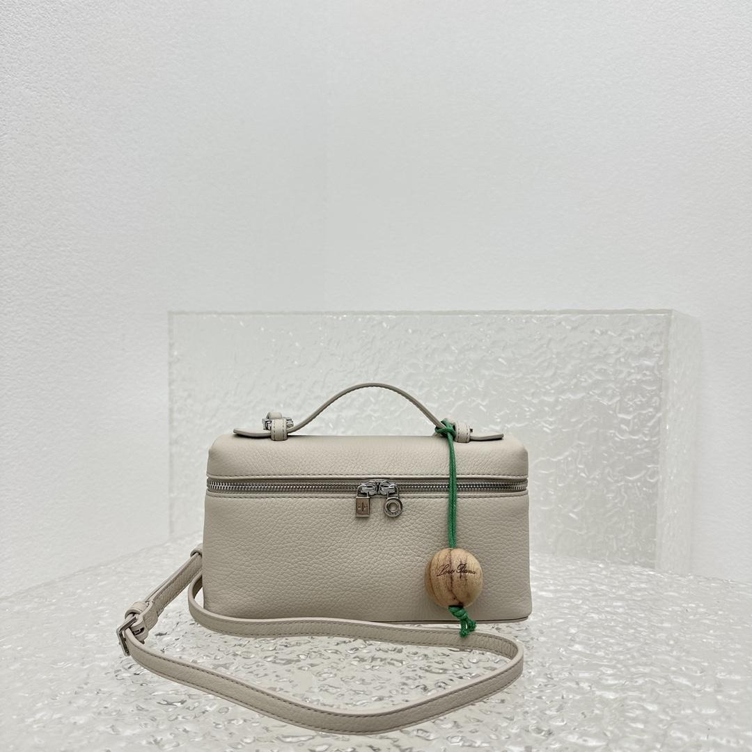 Loro Piana Extra Pocket Pouch L19  (19-7-12cm) - DopestKickz