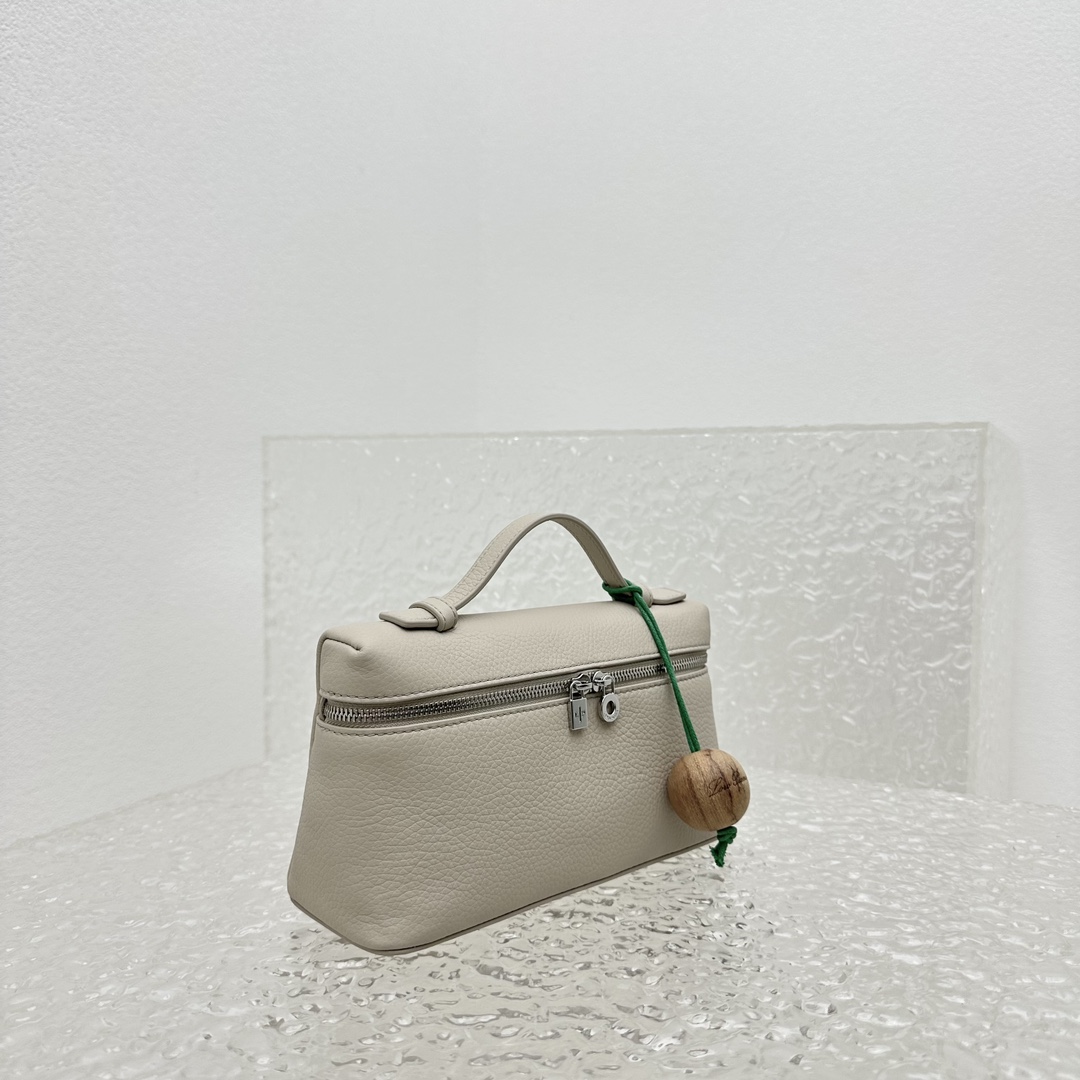 Loro Piana Extra Pocket Pouch L19  (19-7-12cm) - DopestKickz