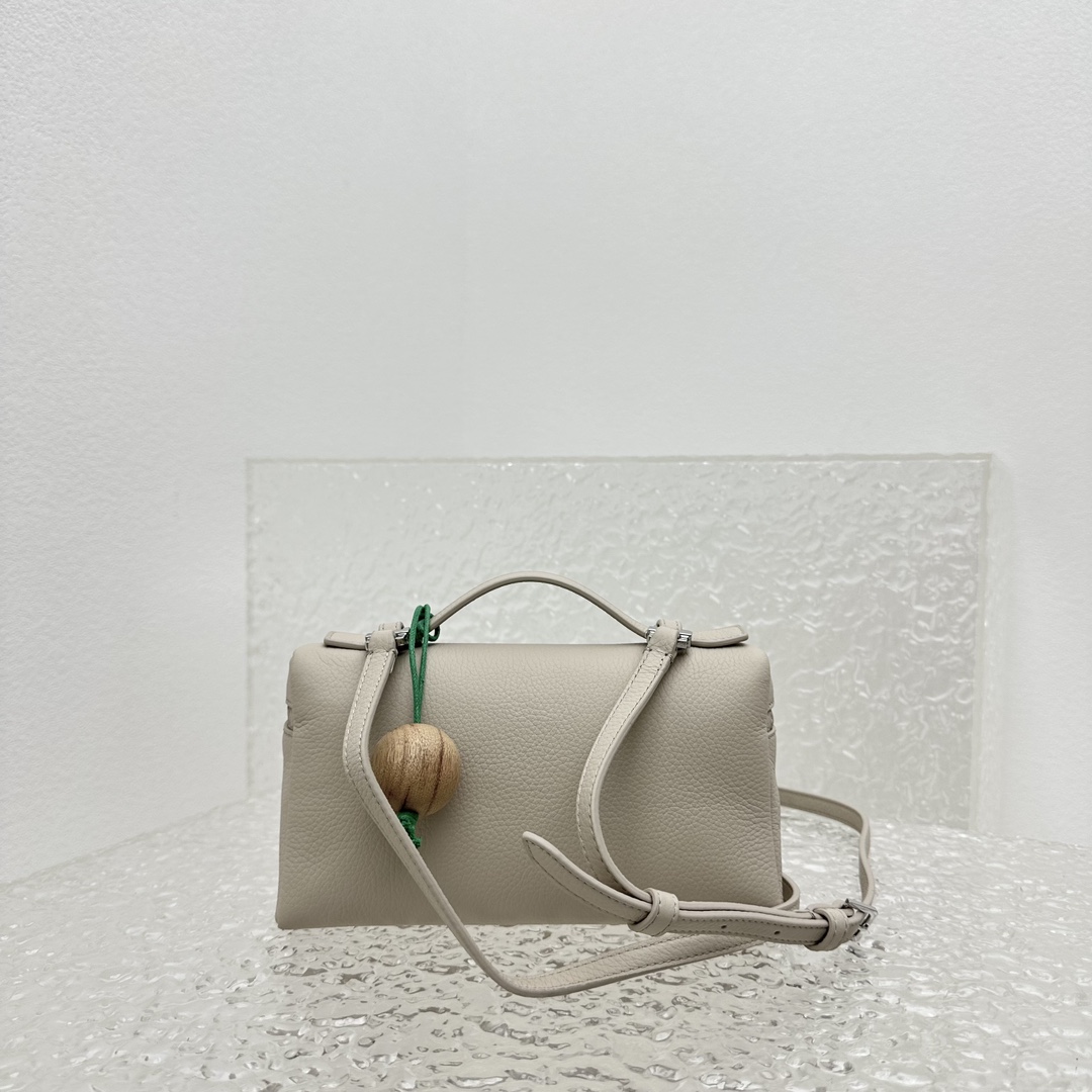 Loro Piana Extra Pocket Pouch L19  (19-7-12cm) - DopestKickz