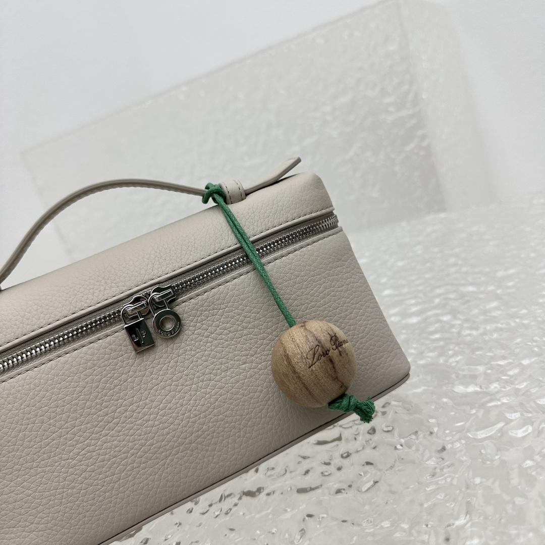 Loro Piana Extra Pocket Pouch L19  (19-7-12cm) - DopestKickz
