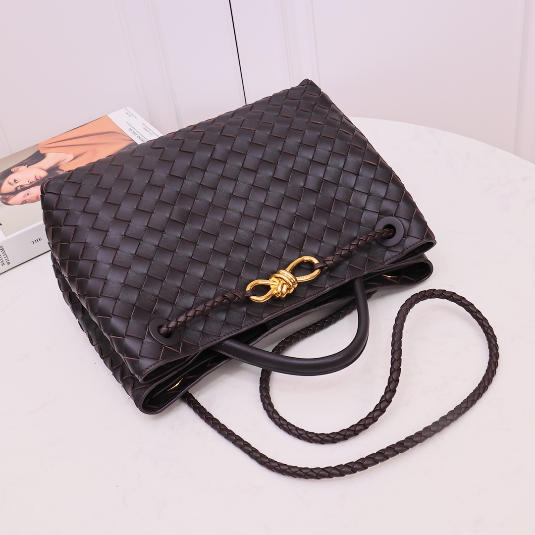 Bottega Veneta Medium Andiamo - DopestKickz