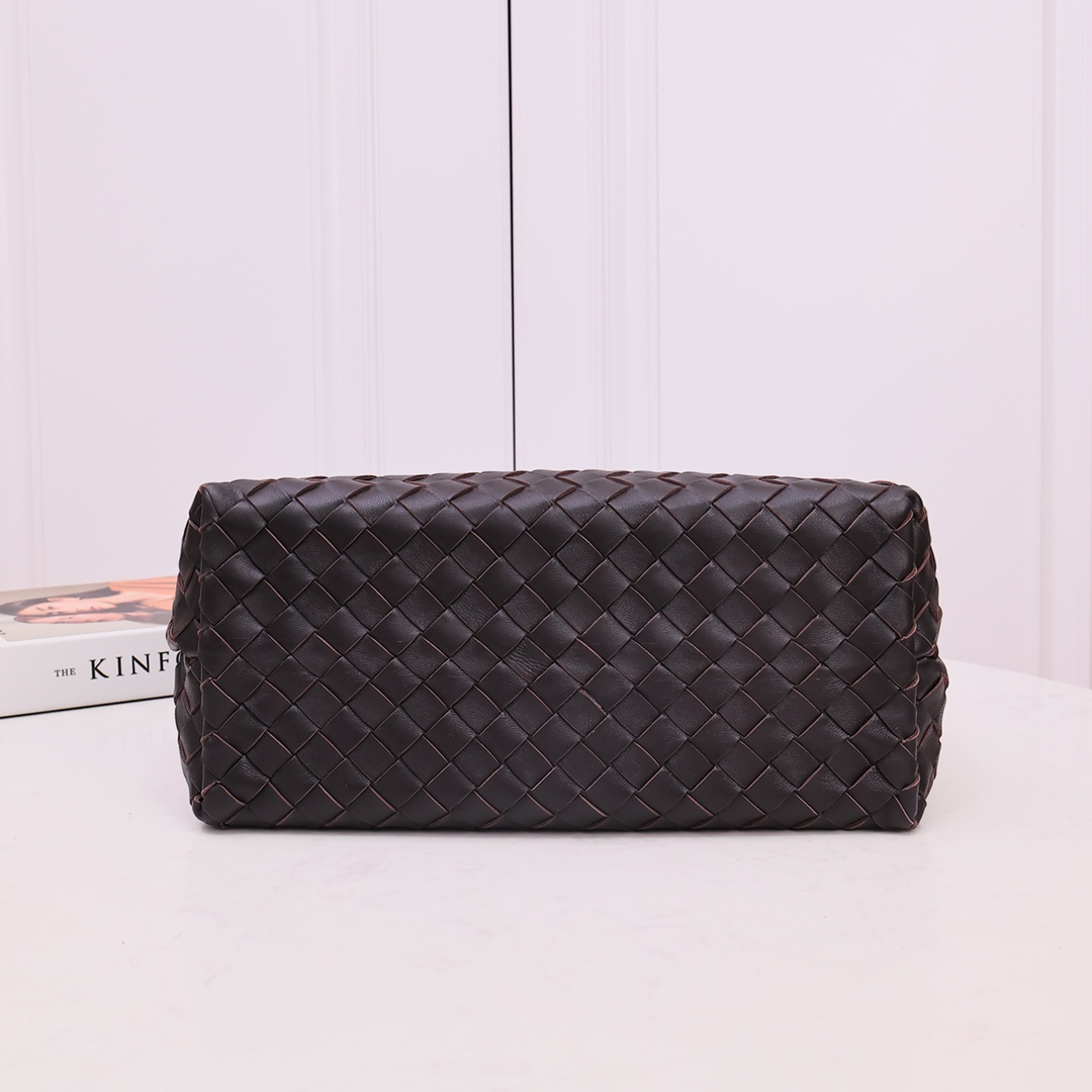 Bottega Veneta Medium Andiamo - DopestKickz