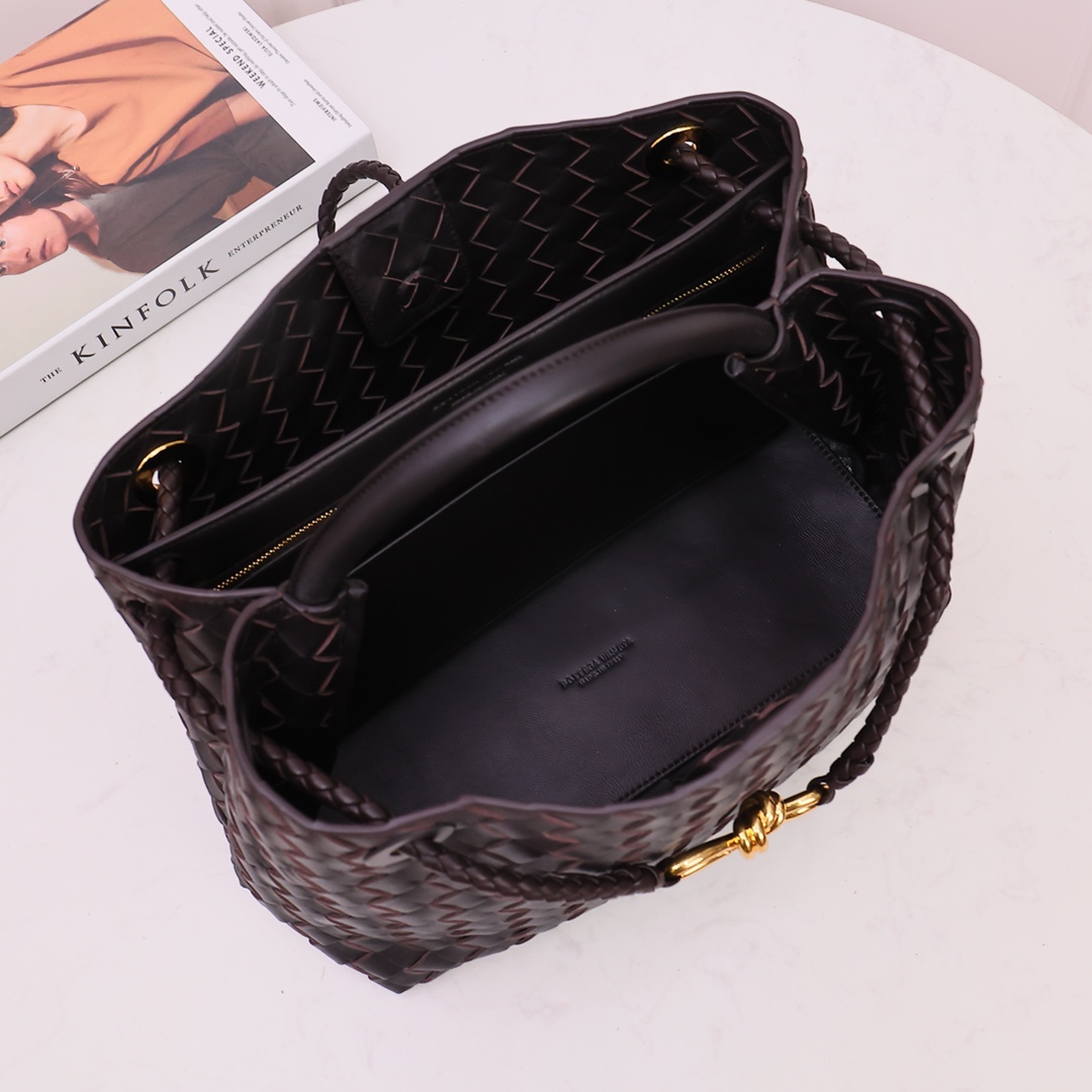 Bottega Veneta Medium Andiamo - DopestKickz
