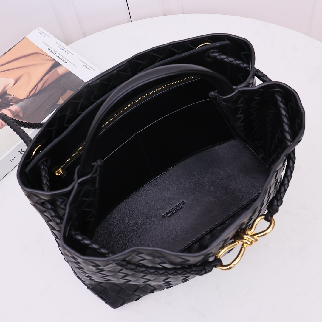 Bottega Veneta Medium Andiamo - DopestKickz