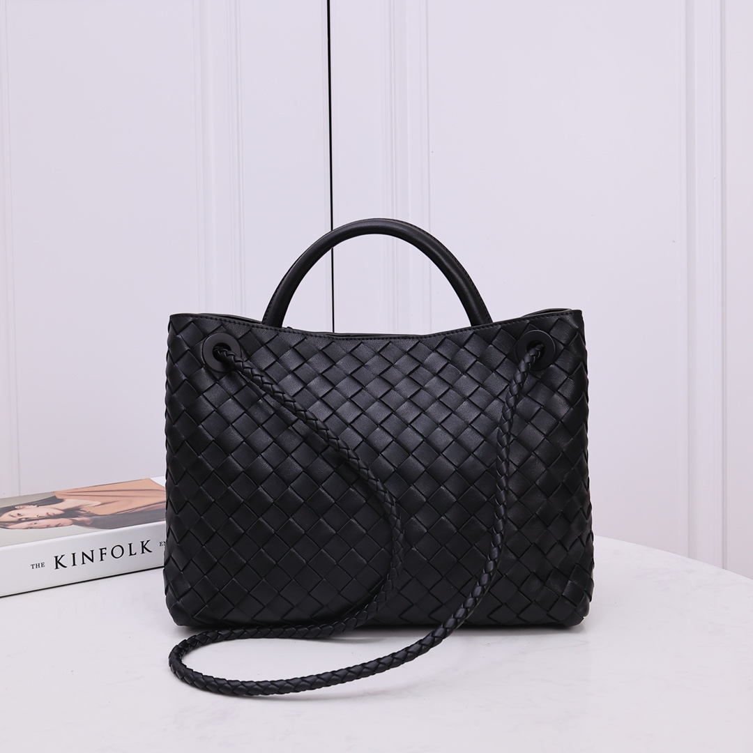 Bottega Veneta Medium Andiamo - DopestKickz