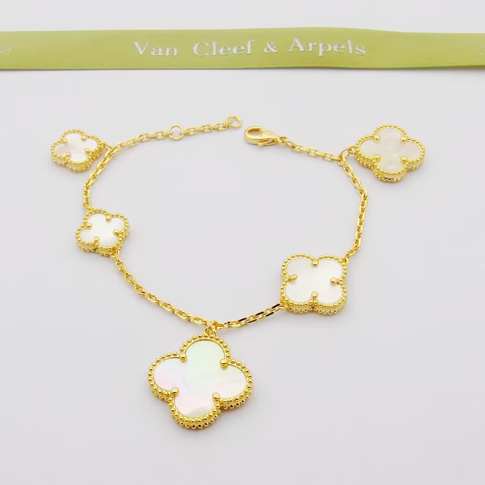 Van Cleef & Arpels Bracelet - DopestKickz