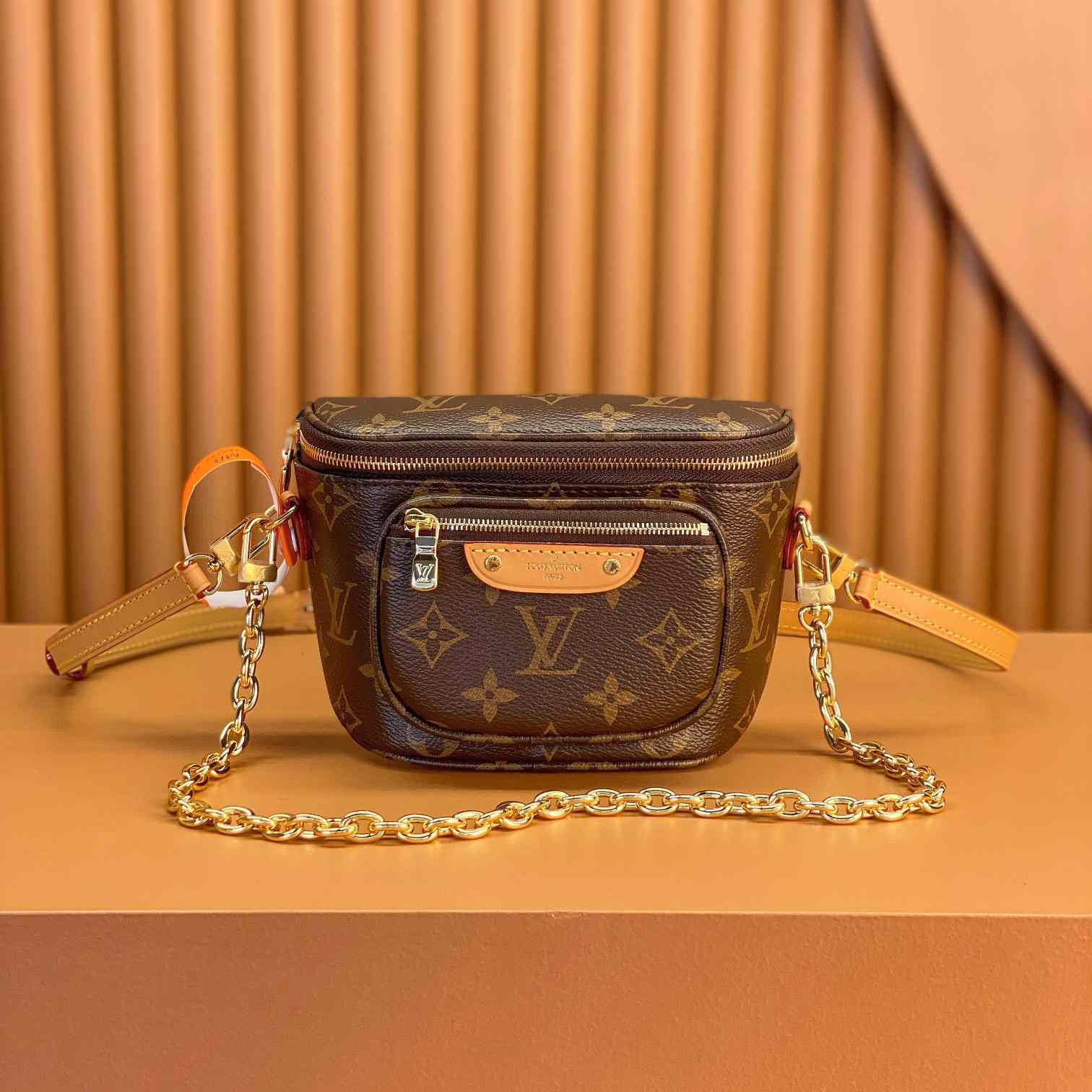 Louis Vuitton Mini Bumbag (17x12x9.5cm)      M82335 - DopestKickz