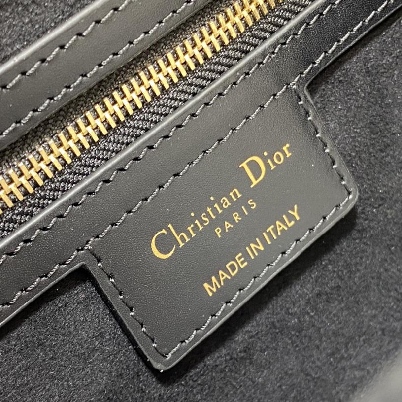 Dior CD Signature Bag With Strap - DopestKickz