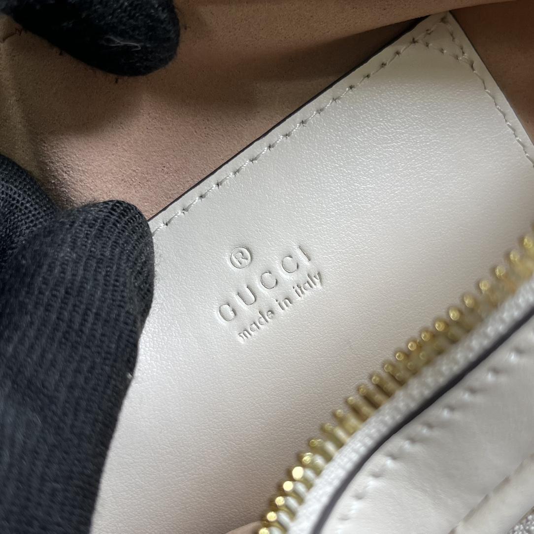 Gucci Interlocking G Mini Heart Shoulder Bag - DopestKickz