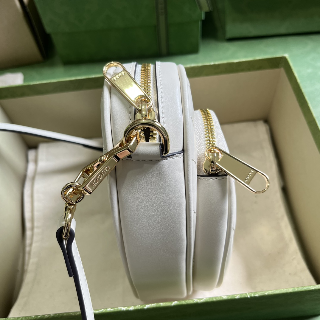 Gucci Interlocking G Mini Heart Shoulder Bag - DopestKickz
