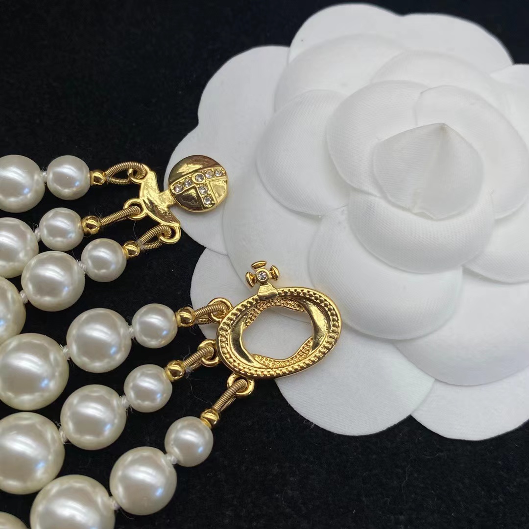 Vivienne Westwood Bas Relief Gold-tone and Faux Pearl Choker - DopestKickz