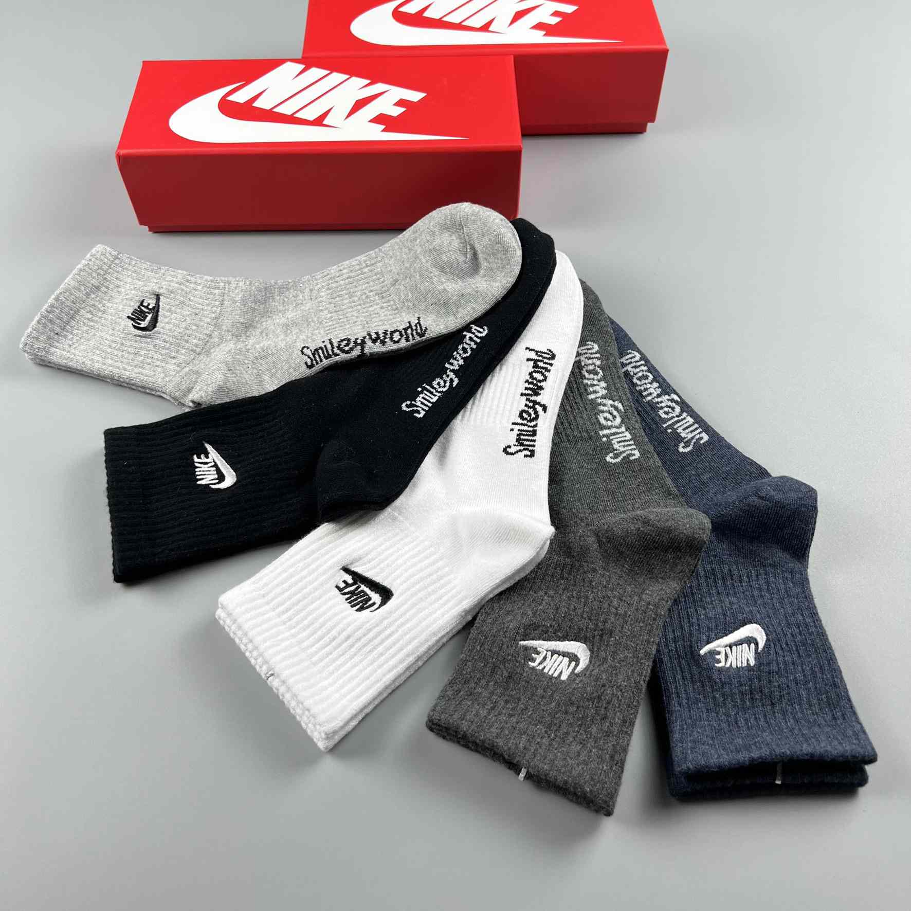 Nike Socks /Box - DopestKickz