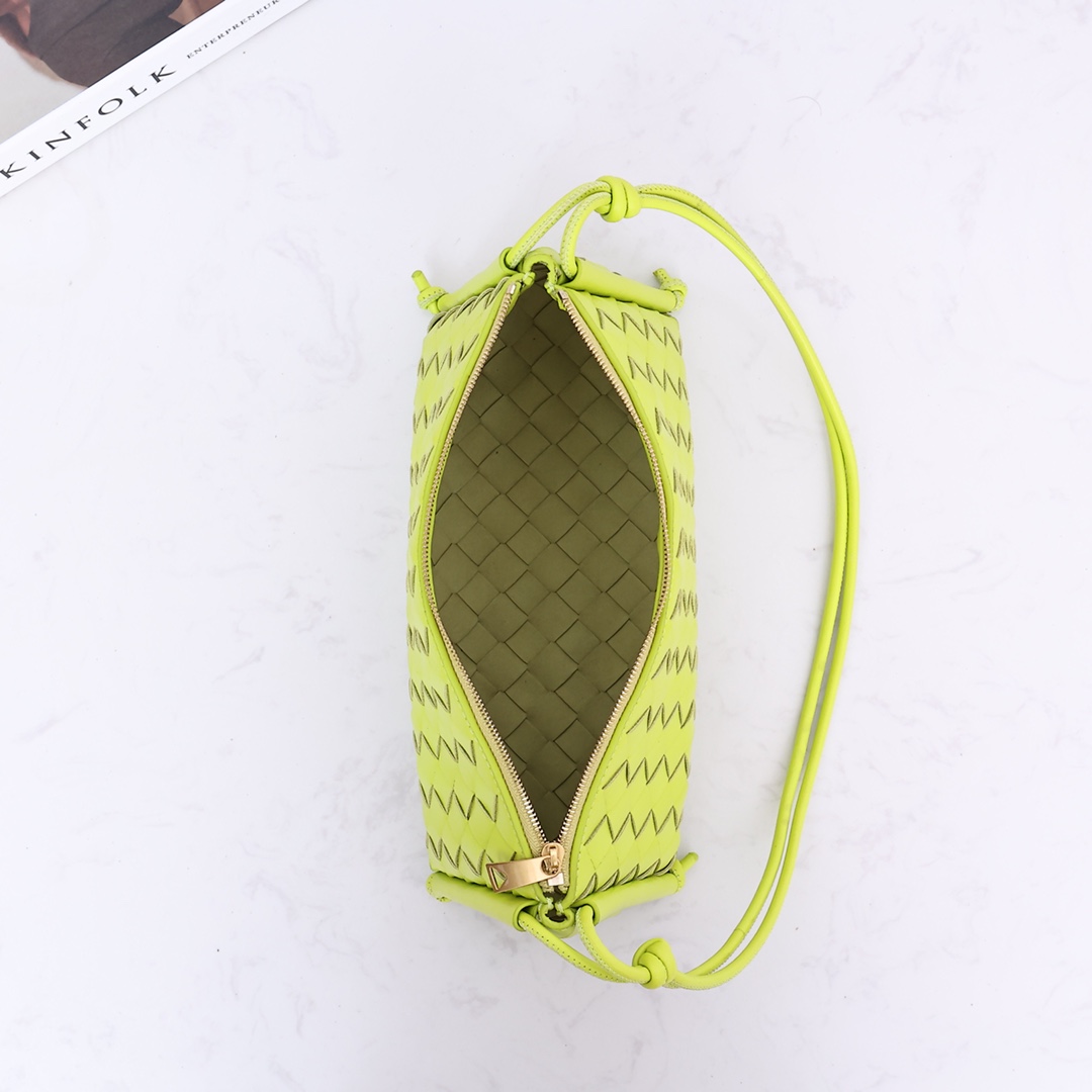 Bottega Veneta Intrecciato Napa Zip Shoulder Bag (25*12*11CM) - DopestKickz