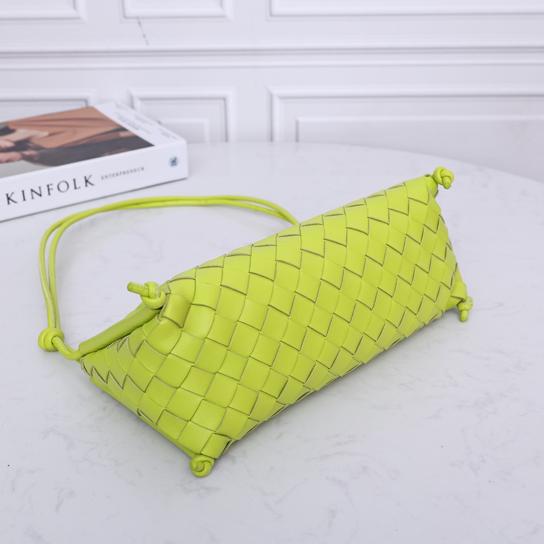 Bottega Veneta Intrecciato Napa Zip Shoulder Bag (25*12*11CM) - DopestKickz