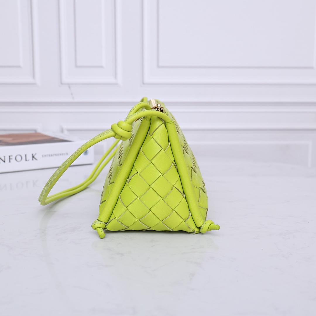 Bottega Veneta Intrecciato Napa Zip Shoulder Bag (25*12*11CM) - DopestKickz