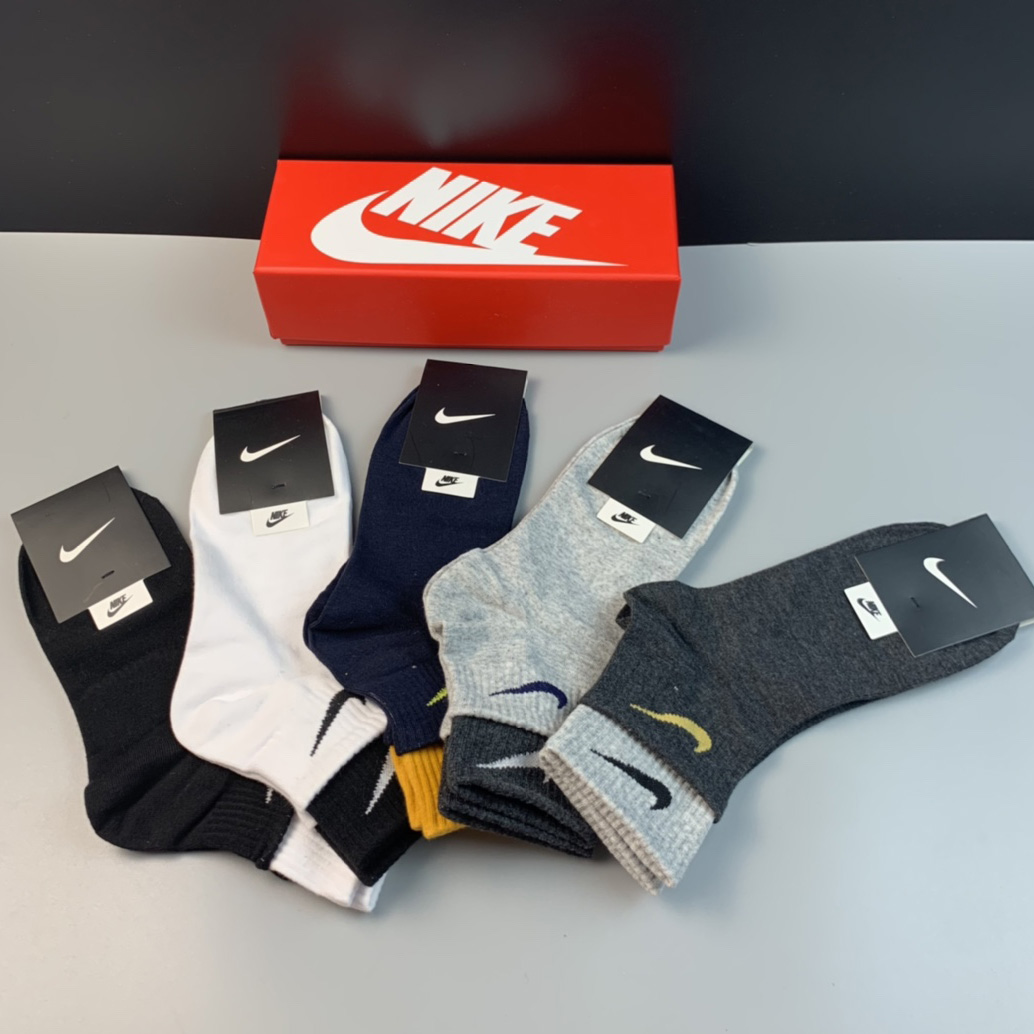 Nike Socks /Box - DopestKickz