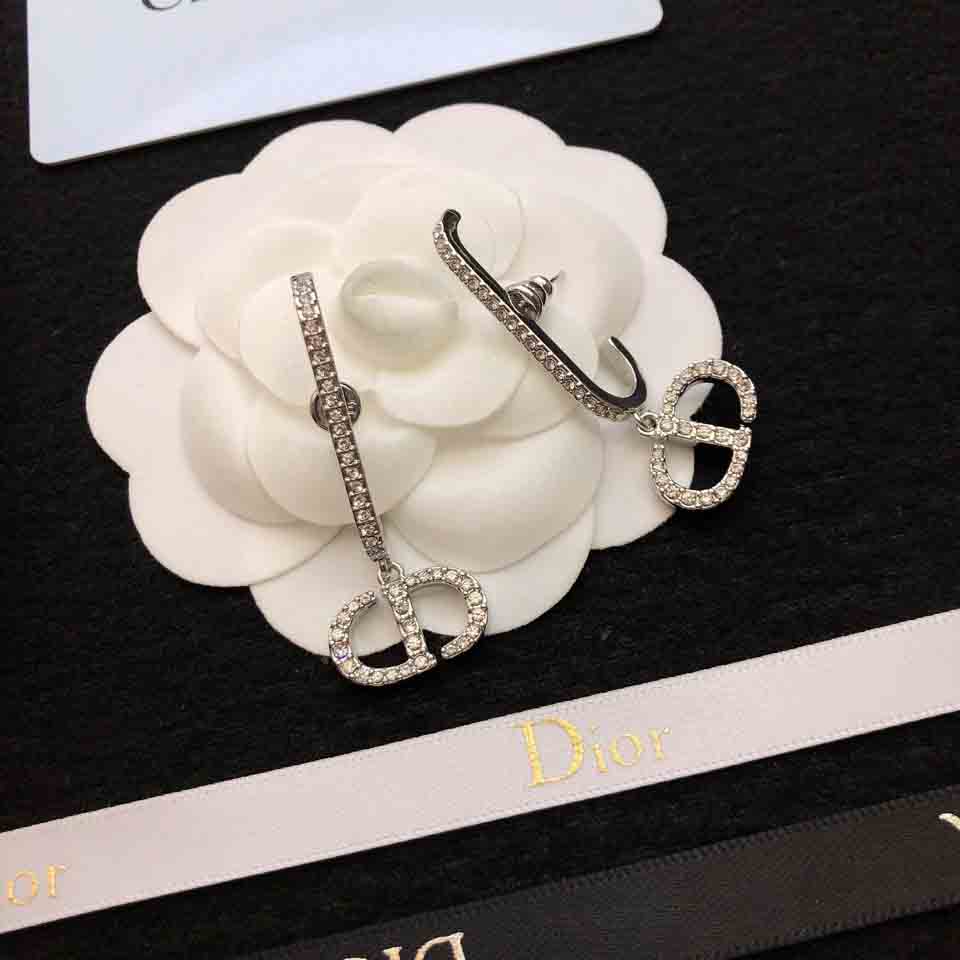 Dior 30 Montaigne Earrings - DopestKickz