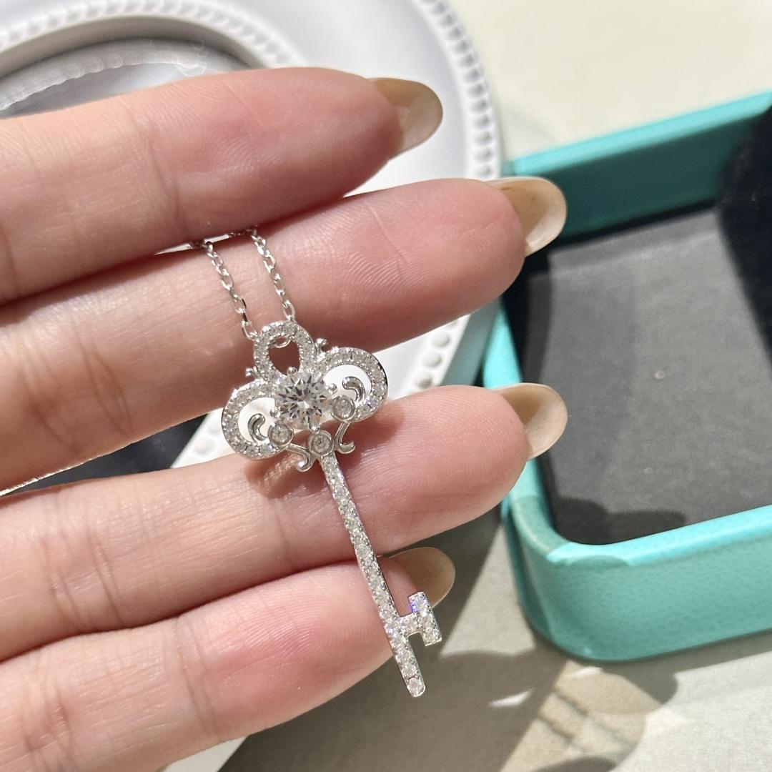 Tiffany&CO Fleur de Lis Key Pendant - DopestKickz