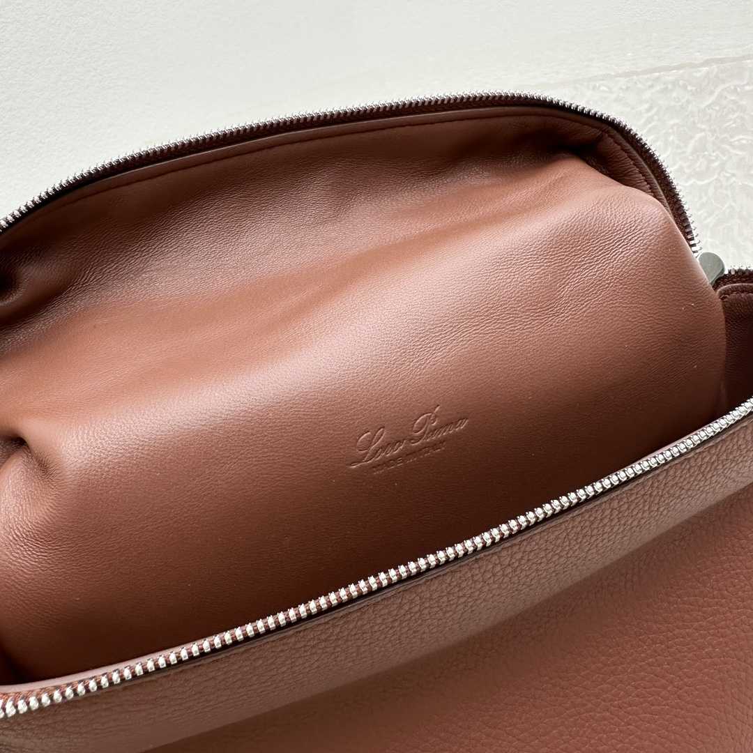 Loro Piana Extra Pocket Backpack L23.5   (23×8×22cm) - DopestKickz