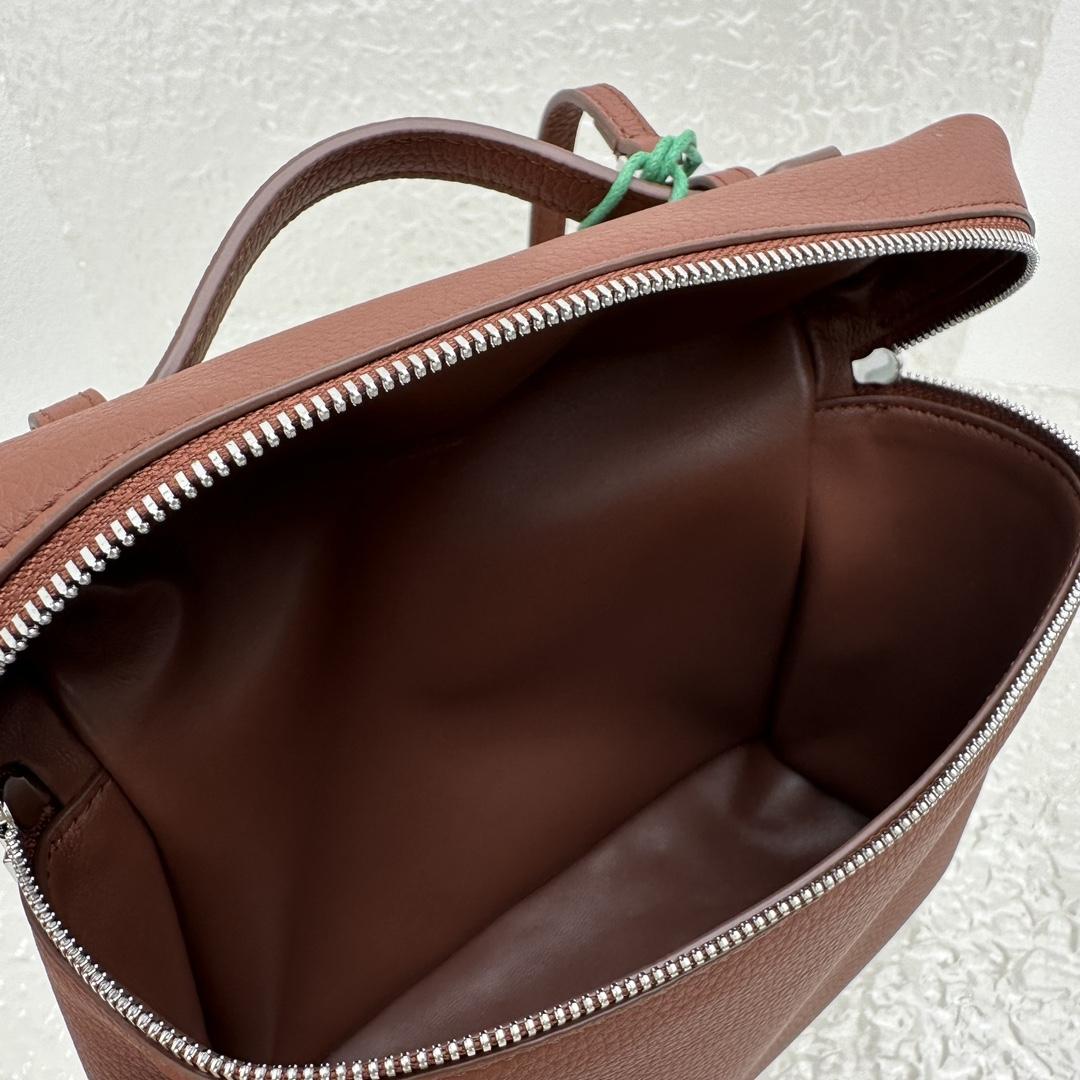 Loro Piana Extra Pocket Backpack L23.5   (23×8×22cm) - DopestKickz