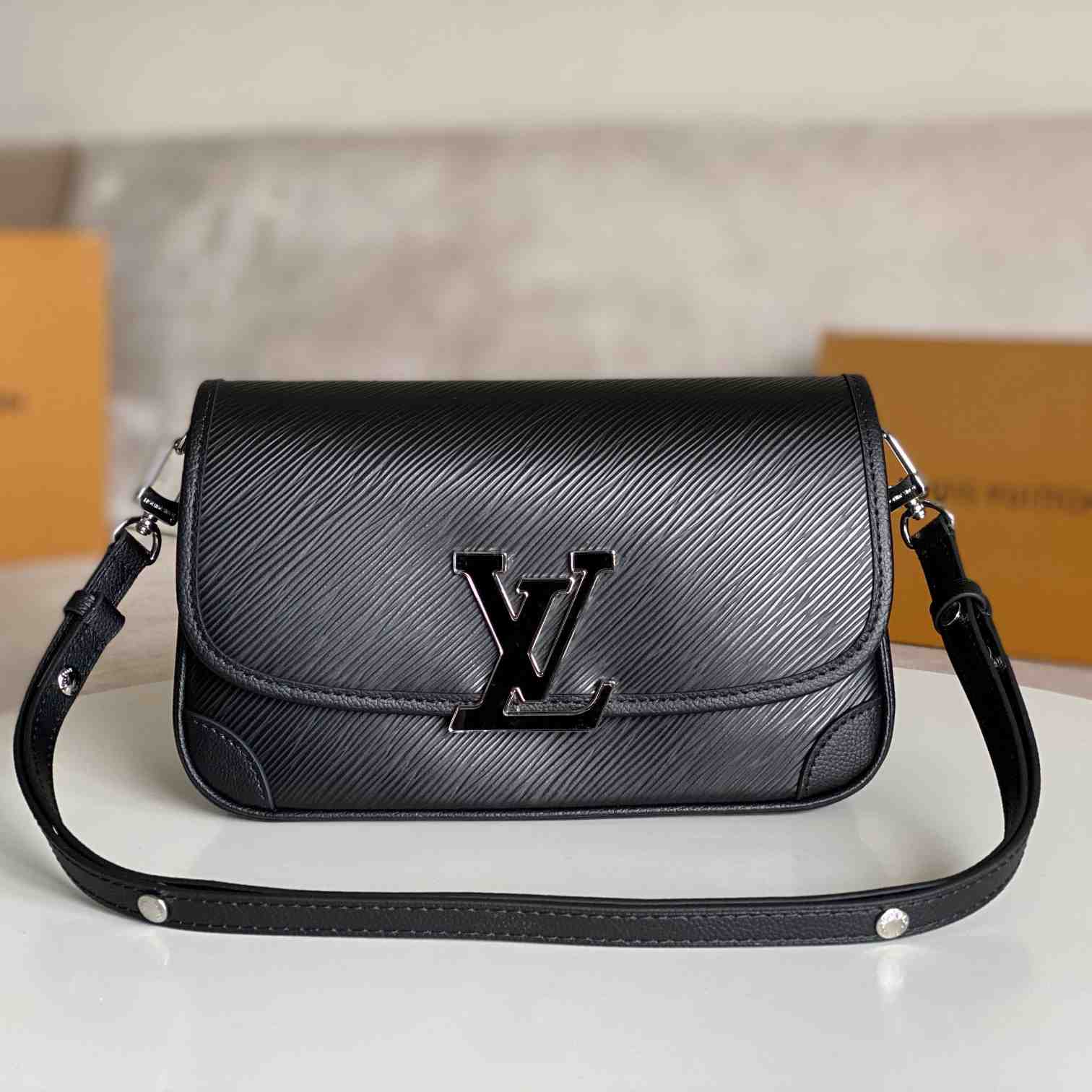 Louis Vuitton Buci    M59386 - DopestKickz
