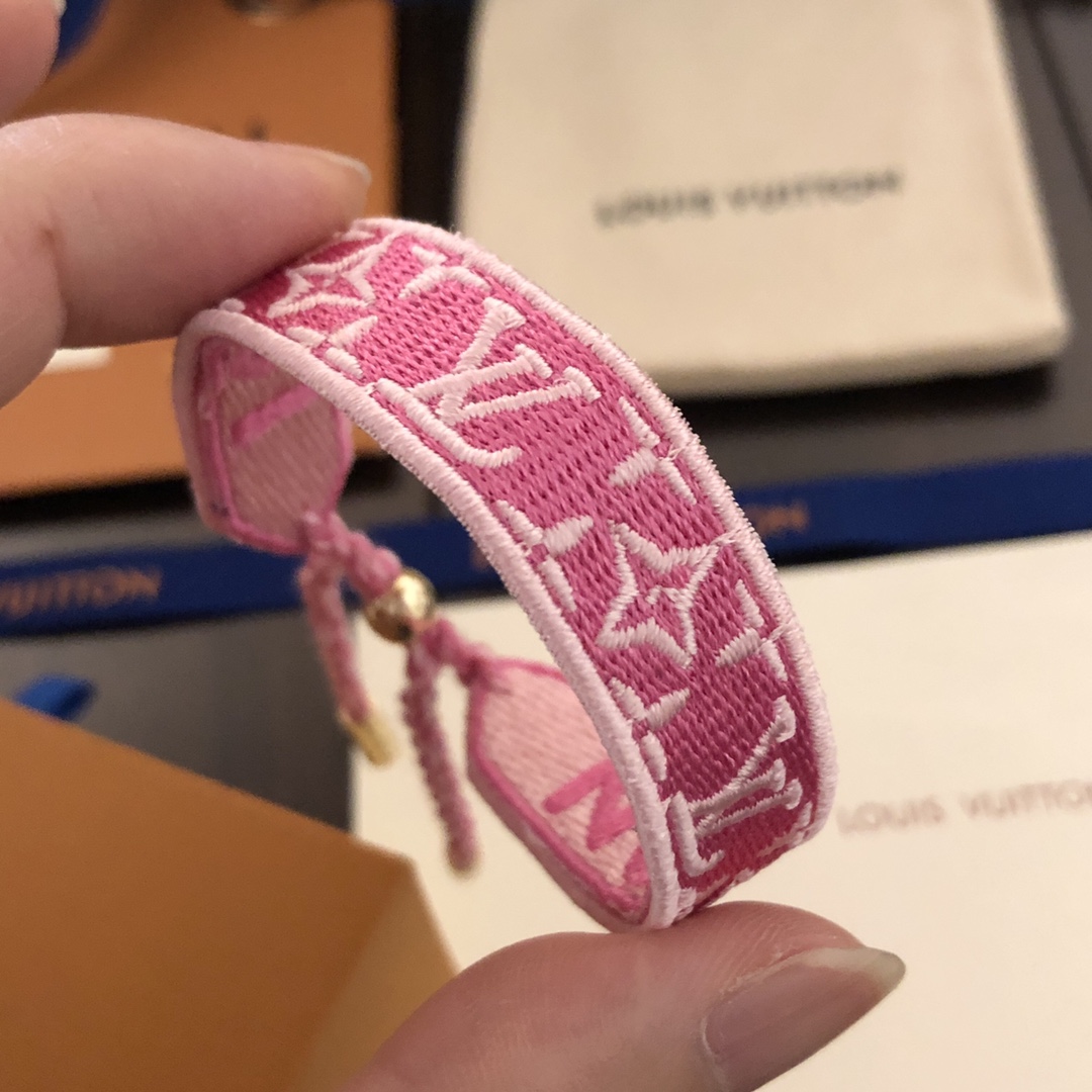 Louis Vuitton LV Buddy Bracelet    M1056Z - DopestKickz