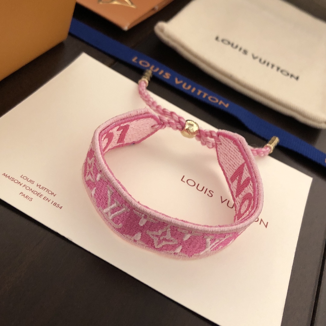 Louis Vuitton LV Buddy Bracelet    M1056Z - DopestKickz