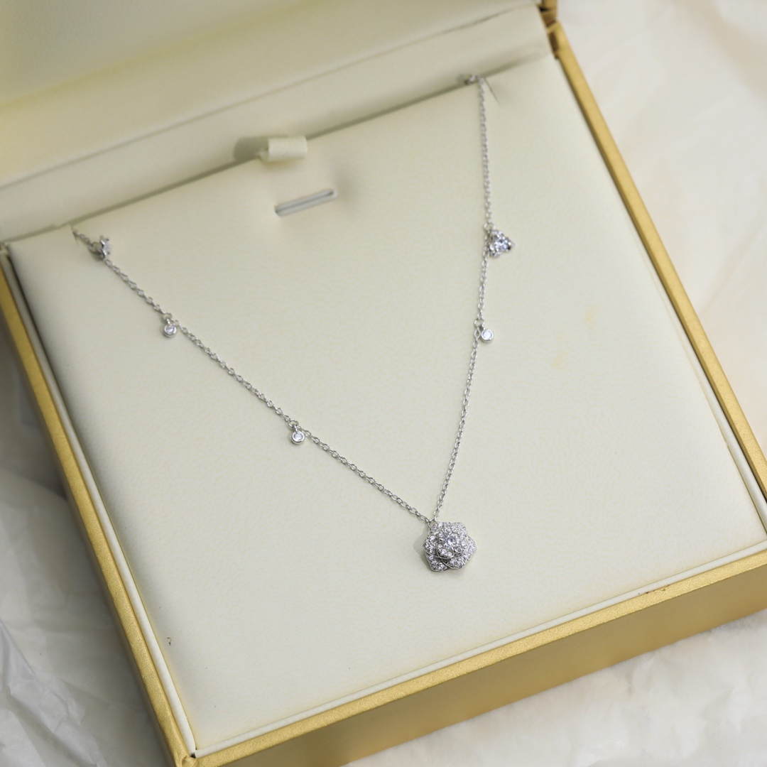 Piaget Rose Necklace - DopestKickz