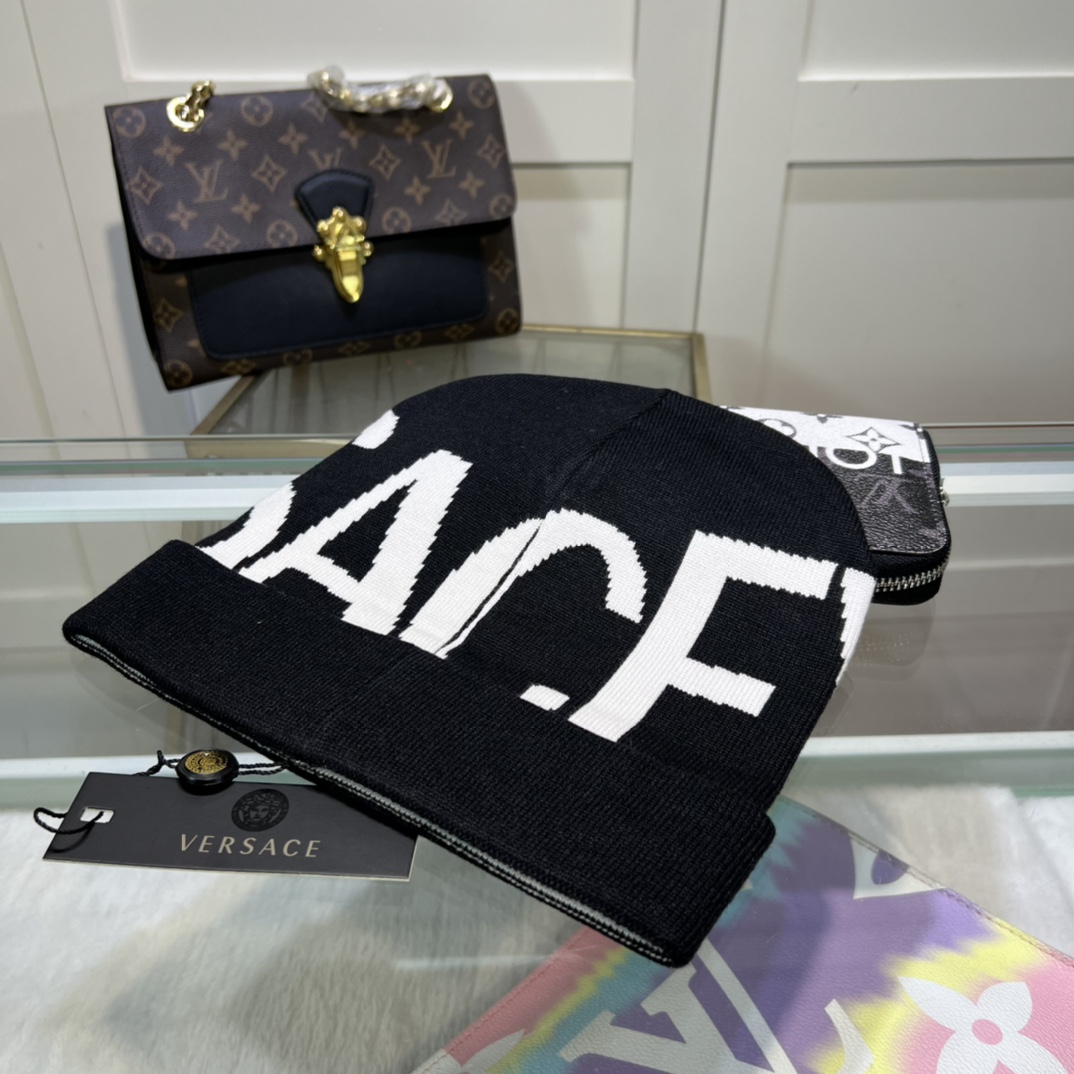 Versace Logo-intarsia Wool Beanie - DopestKickz
