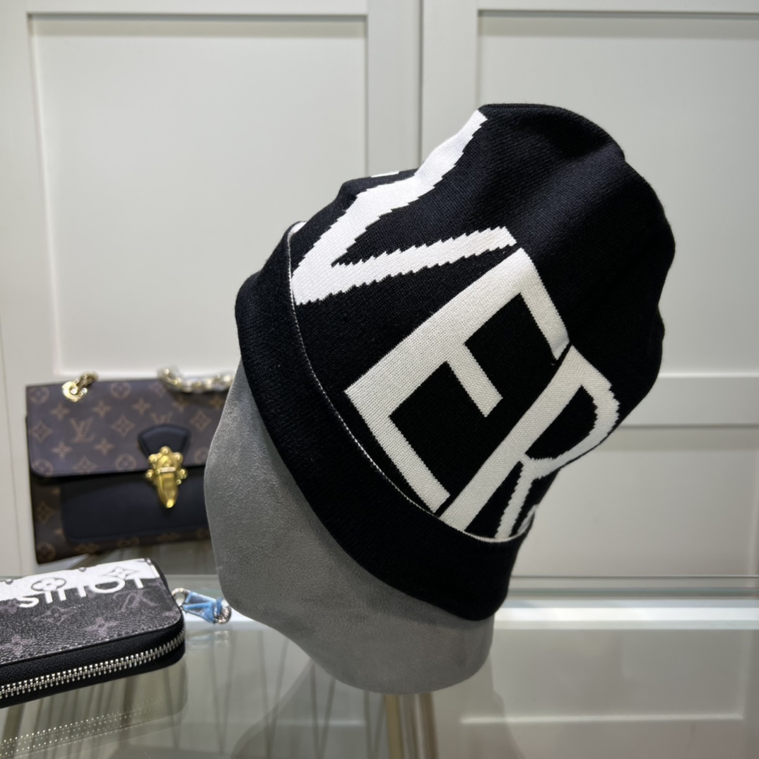 Versace Logo-intarsia Wool Beanie - DopestKickz
