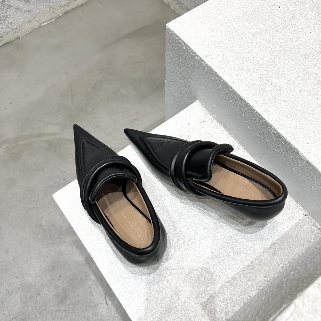 Bottega Veneta Spada Pump - DopestKickz