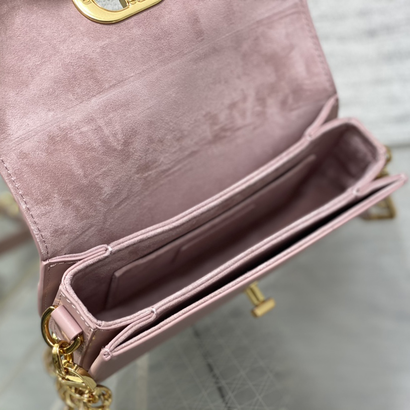 Dior Small 30 Montaigne Avenue Bag - DopestKickz