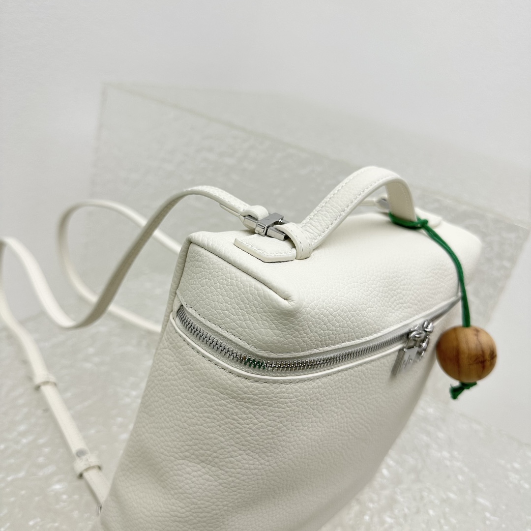 Loro Piana Extra Pocket Backpack L23.5   (23×8×22cm) - DopestKickz