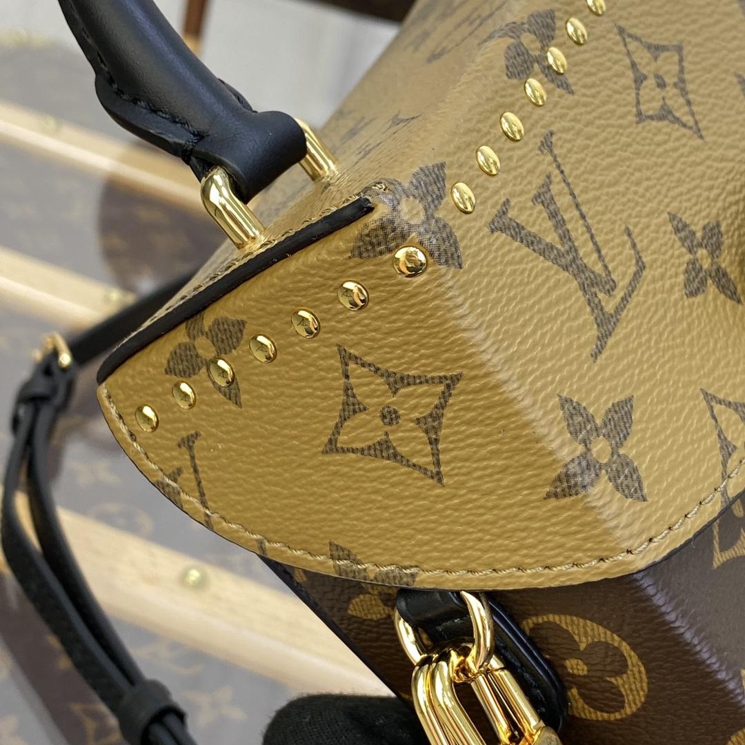 Louis Vuitton Camera Box (12.5 x 17.6 x 6cm)      M82465  - DopestKickz