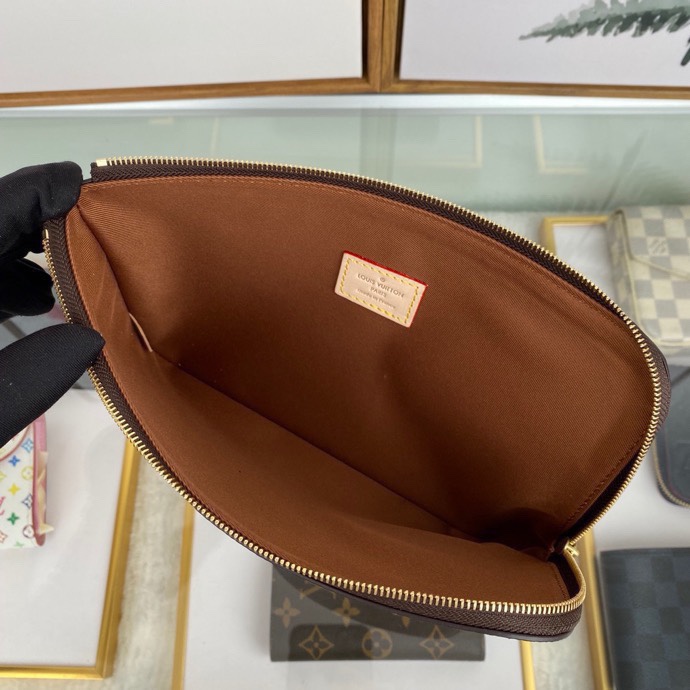 Louis Vuitton Monogram Pouch (24 x 1 x 17cm)M44191 - DopestKickz