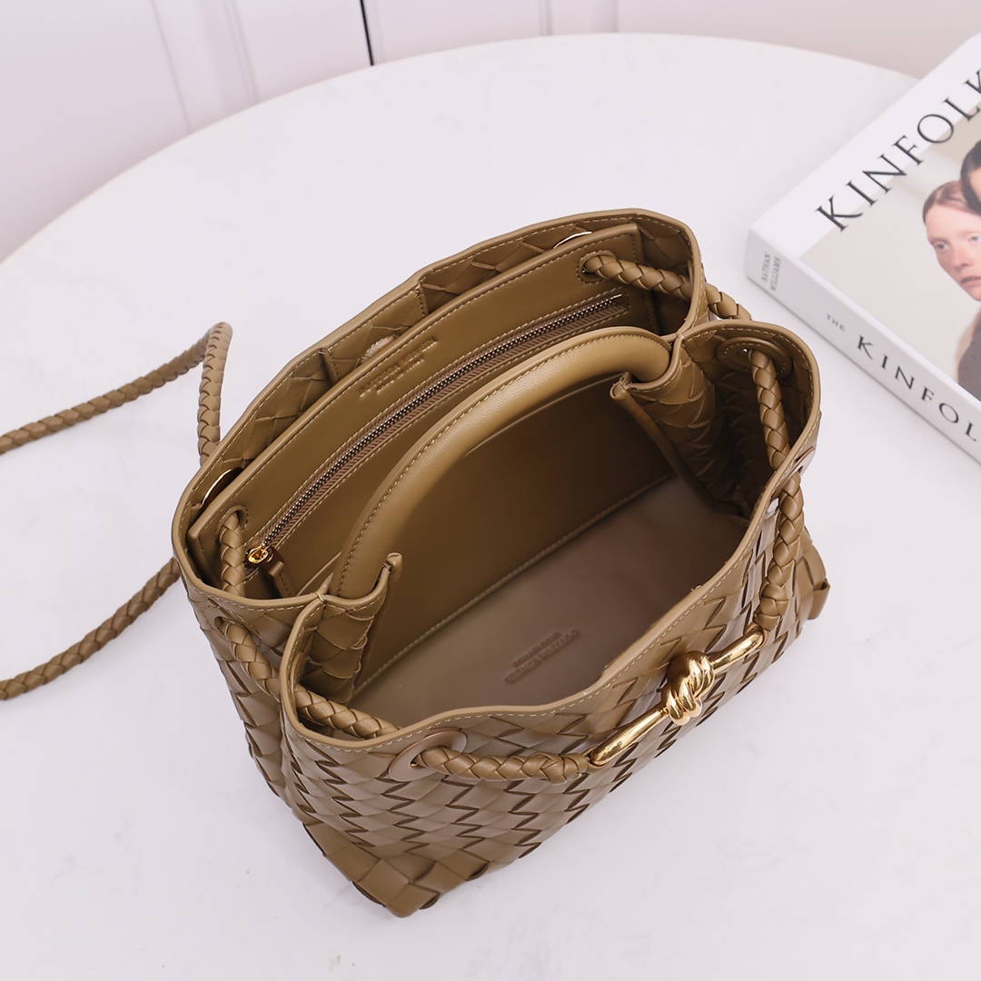 Bottega Veneta Small Andiamo - DopestKickz