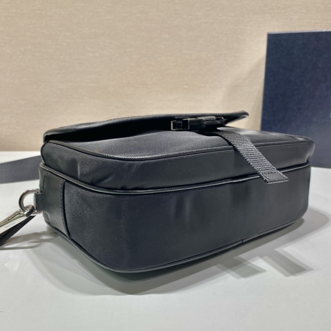 Prada Re-Nylon Saffiano Leather Shoulder Bag ( 22-16-5cm) - DopestKickz