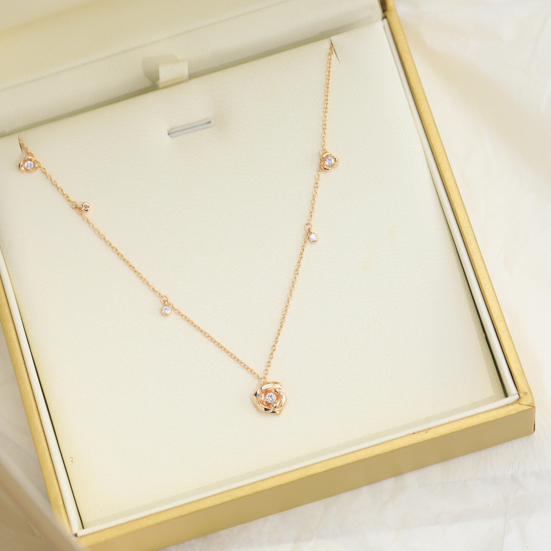 Piaget Rose Necklace - DopestKickz