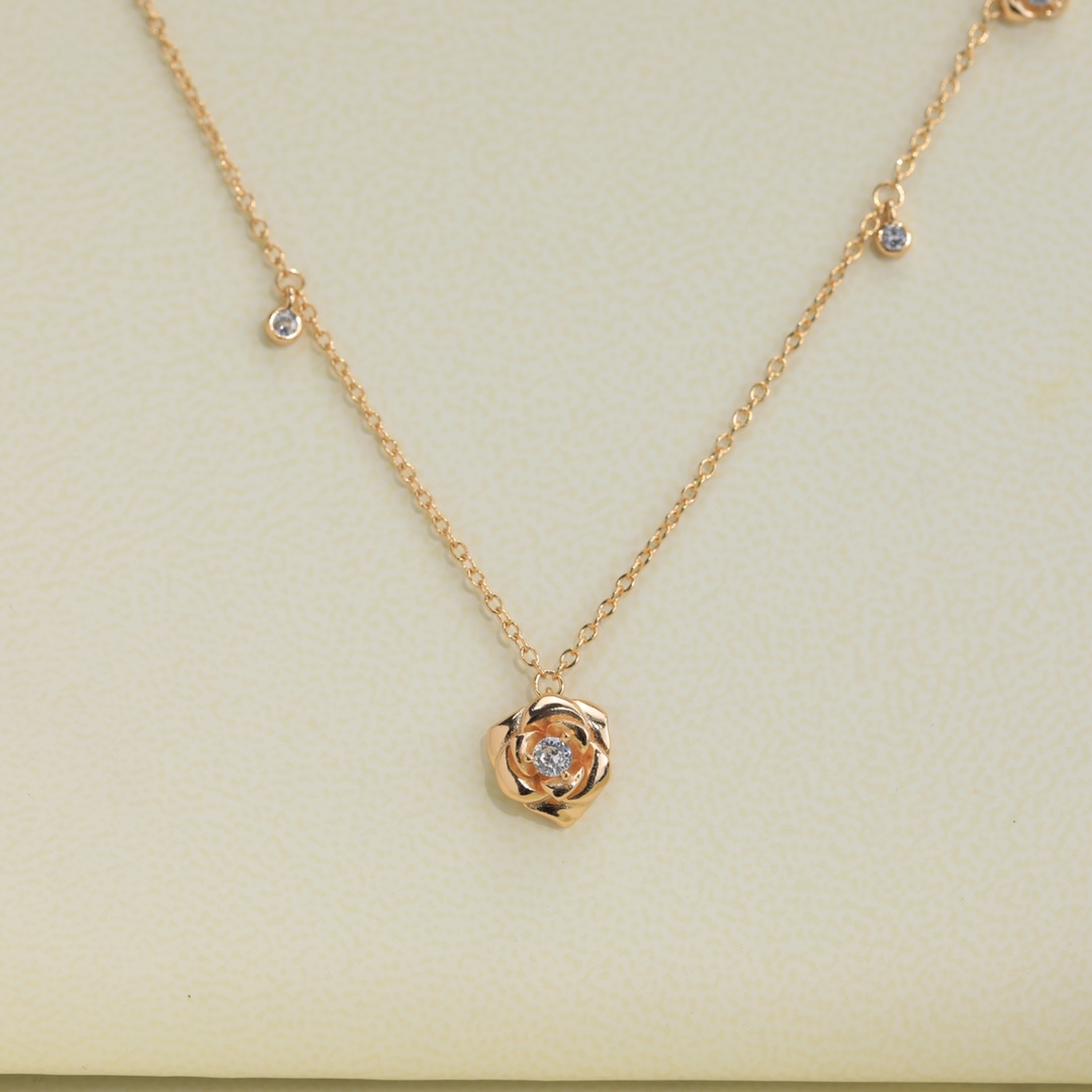 Piaget Rose Necklace - DopestKickz